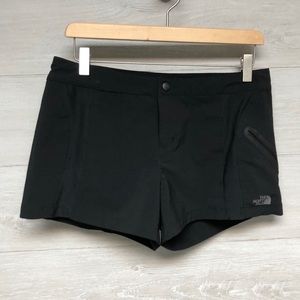 | The North Face |apex flight series shorts.Size 6